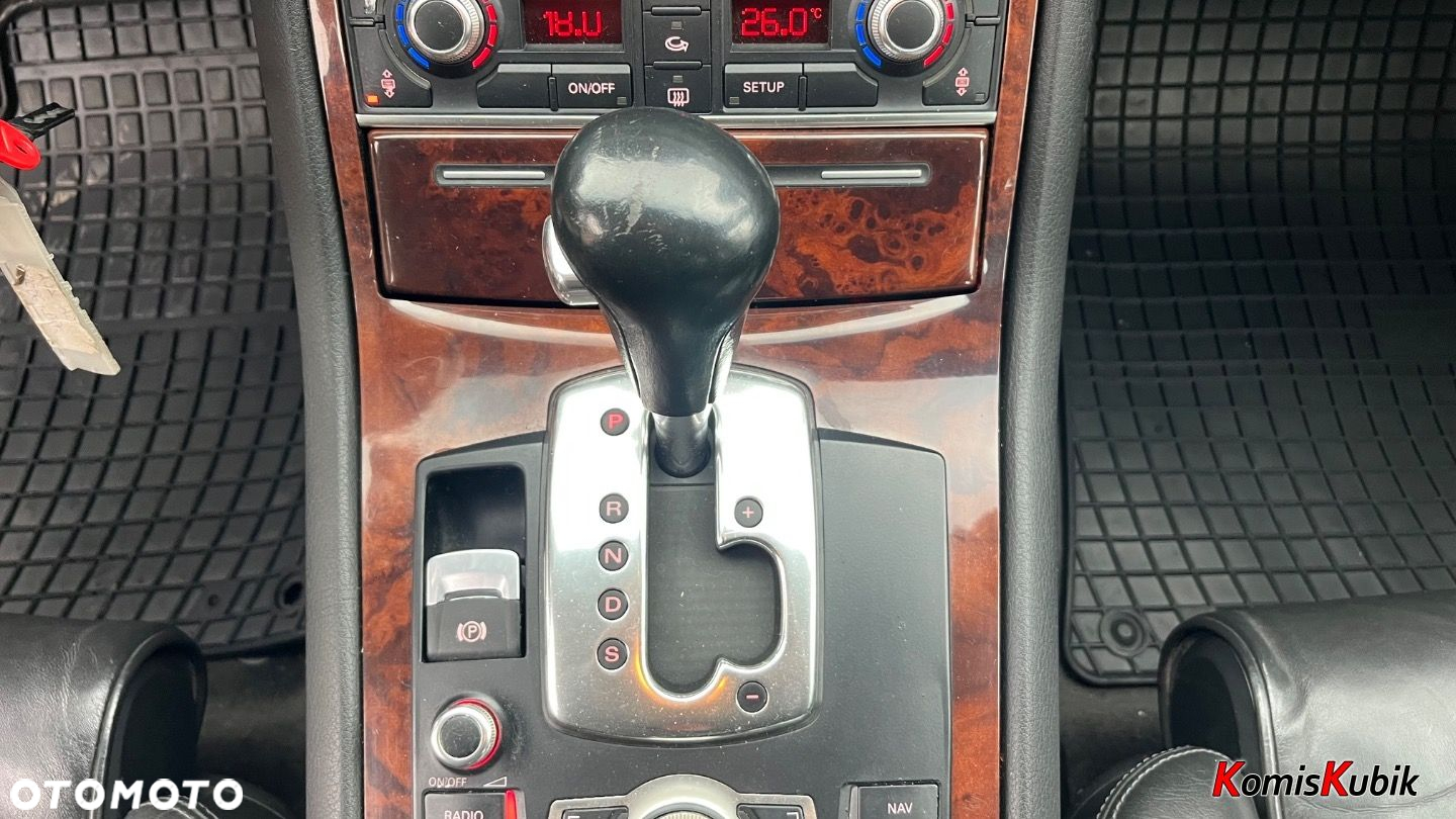 Audi A8 - 10