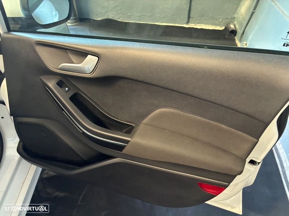Ford Fiesta 1.0 EcoBoost ST-Line - 35