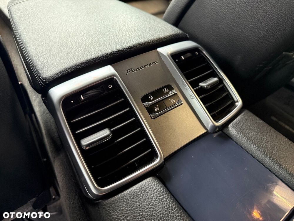 Porsche Panamera - 13