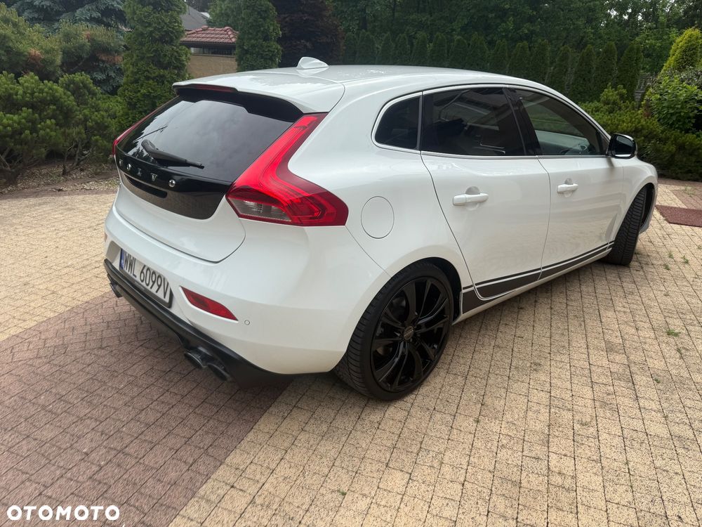 Volvo V40 T4 R-Design - 6
