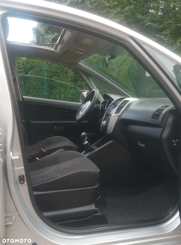Kia Venga 1.6 CRDi 128 Dream Team Edition - 13