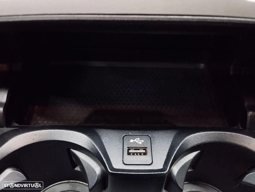 BMW 330 e Touring Line Sport Auto - 38