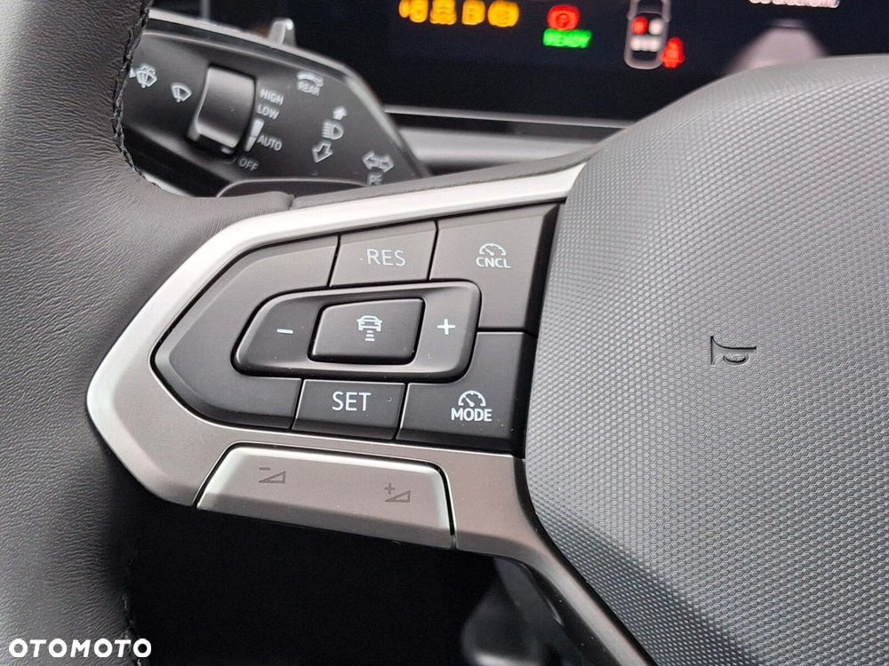 Volkswagen T-Roc 1.5 eTSI Style DSG - 28