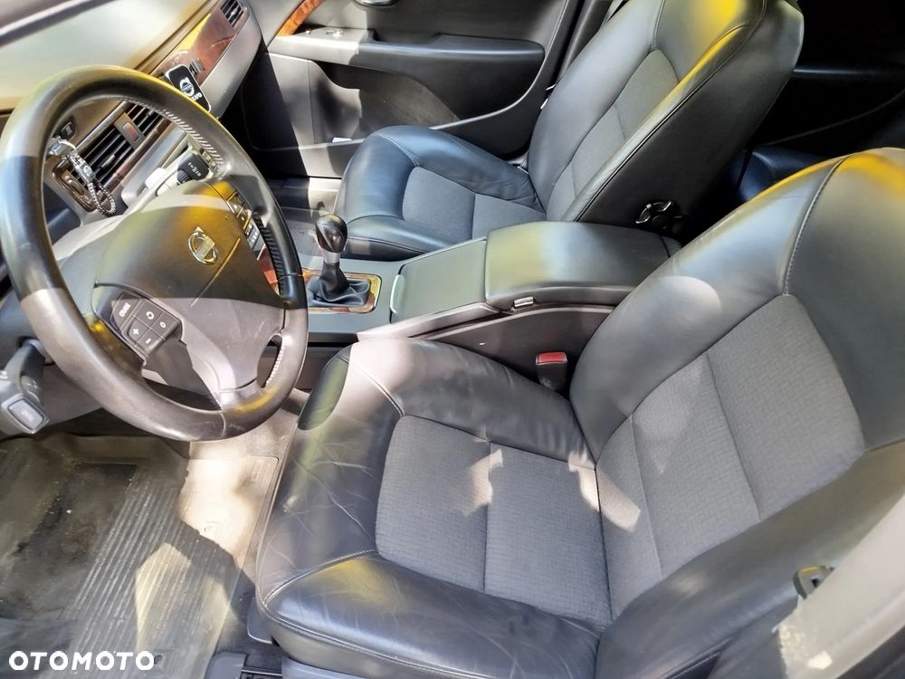 Volvo V70 2.0D Momentum - 14
