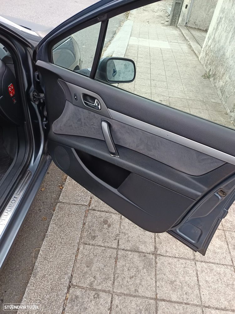 Peugeot 407 - 9