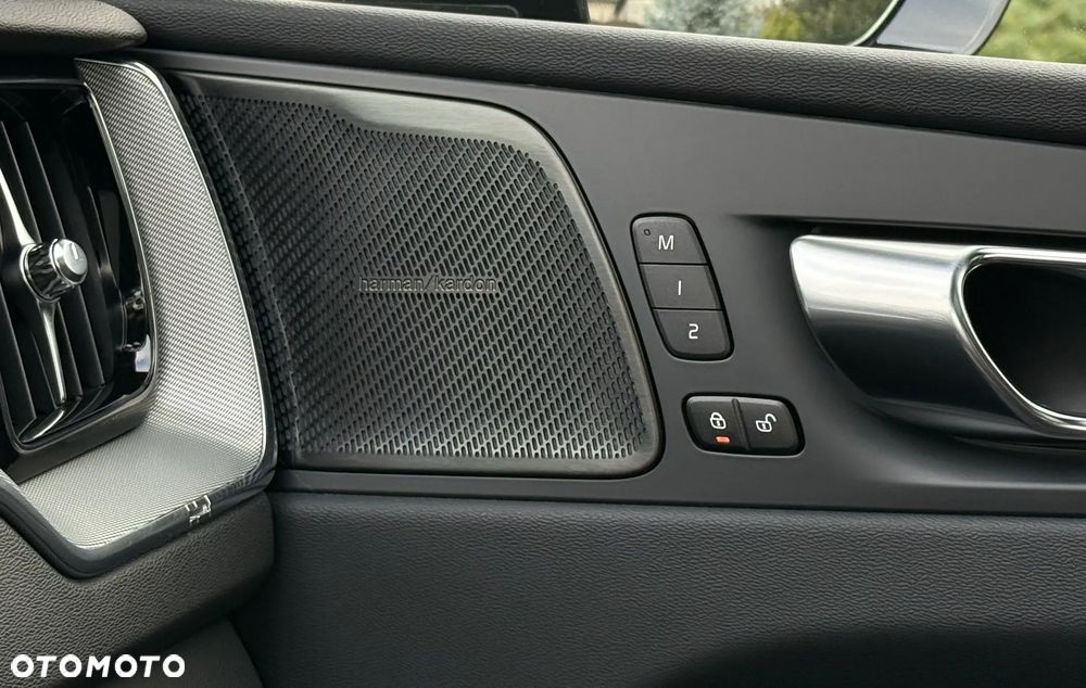 Volvo XC 60 B4 D Geartronic RDesign - 10