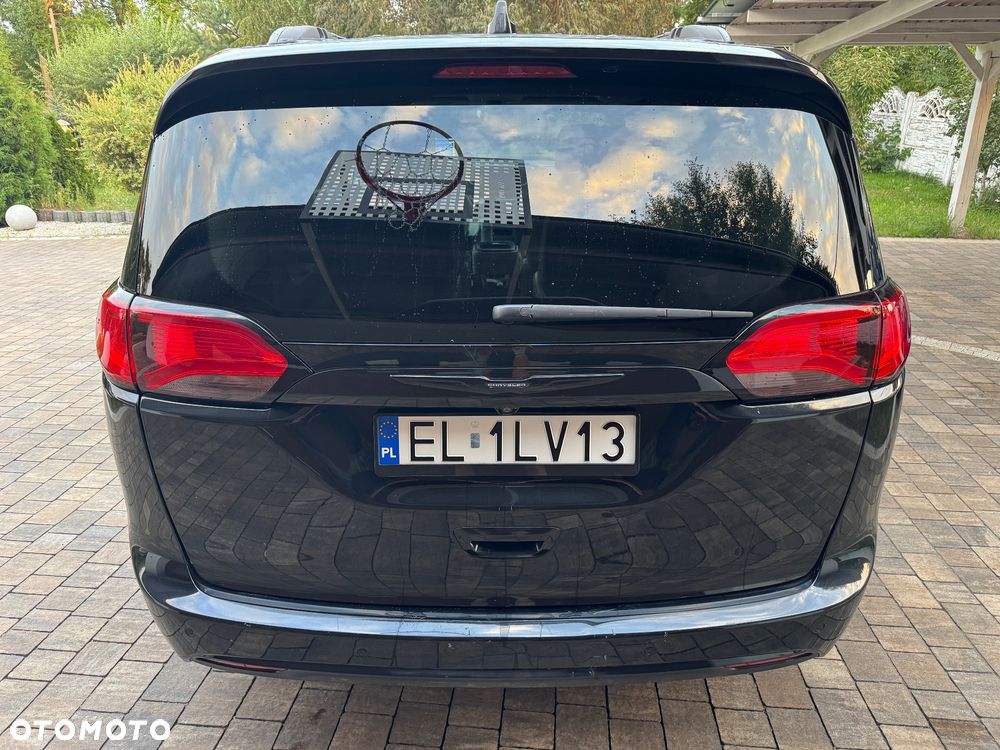 Chrysler Pacifica - 8