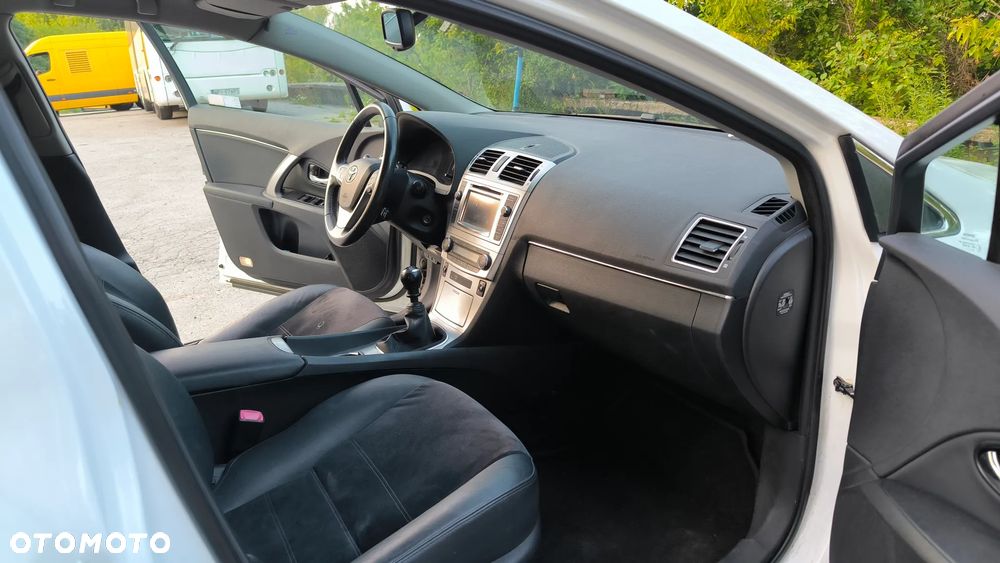 Toyota Avensis 2.0 D-4D Premium - 18