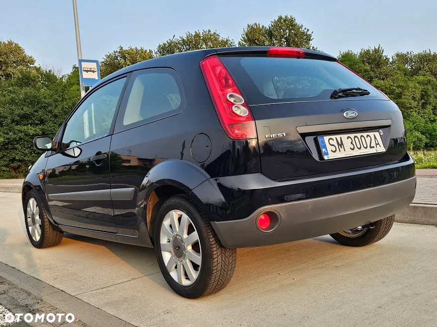 Ford Fiesta 1.3 Ambiente - 4