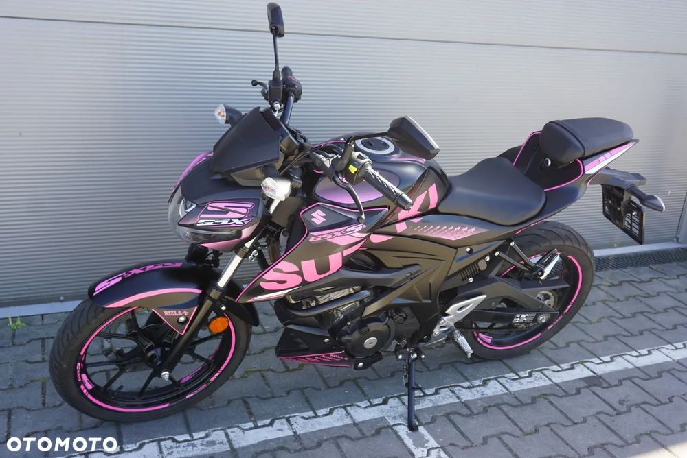 Suzuki GSX - 13