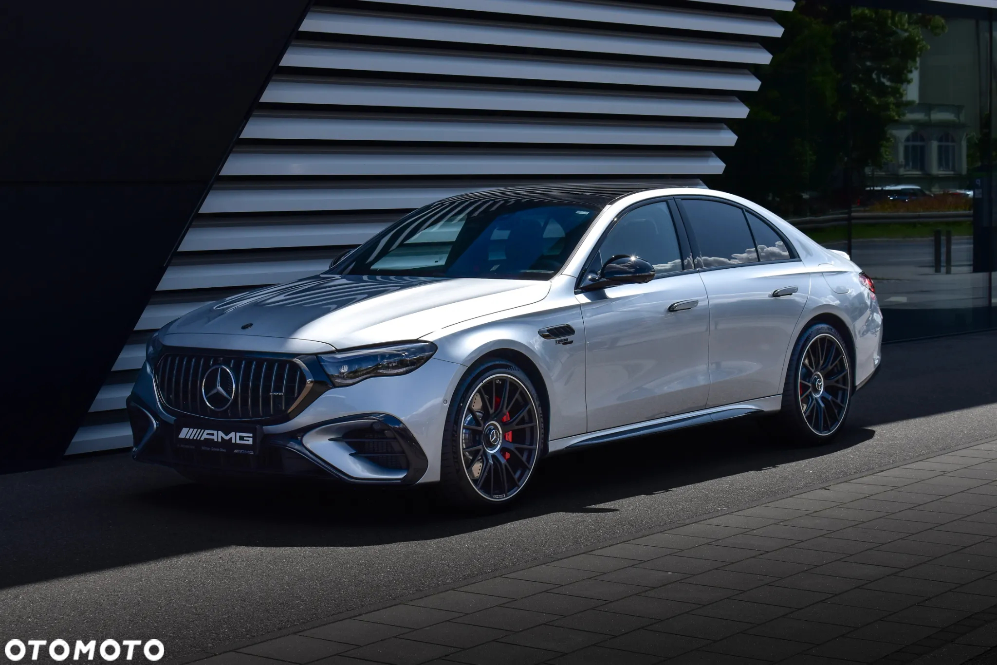 Mercedes-Benz Klasa E AMG 53 PHEV 4Matic+ 9G-Tronic TCT - 4
