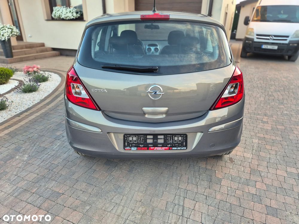 Opel Corsa 1.2 16V Essentia - 20