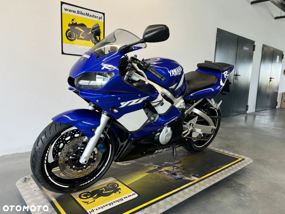 Yamaha R6 - 4