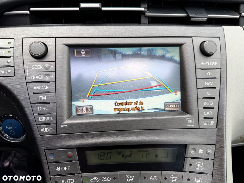 Toyota Prius 1.8 HSD Premium - 17