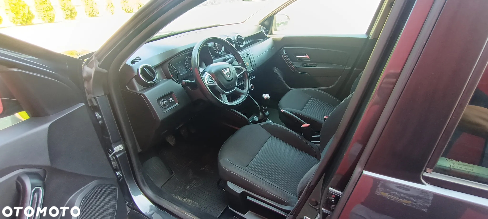 Dacia Duster 1.6 SCe Prestige - 19