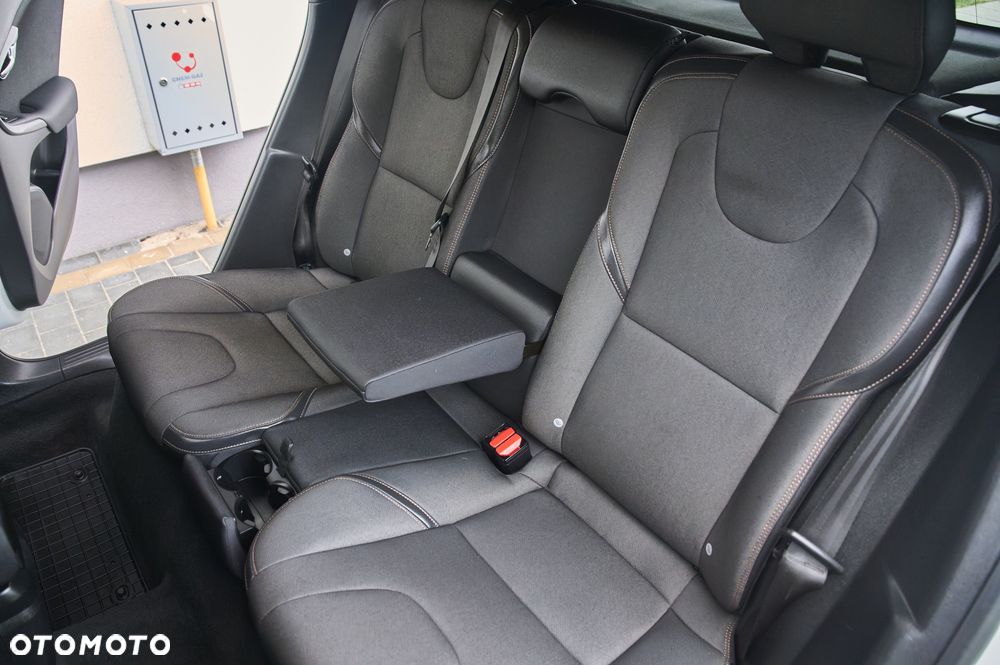 Volvo V40 Cross Country T4 AWD Geartronic Pro - 25