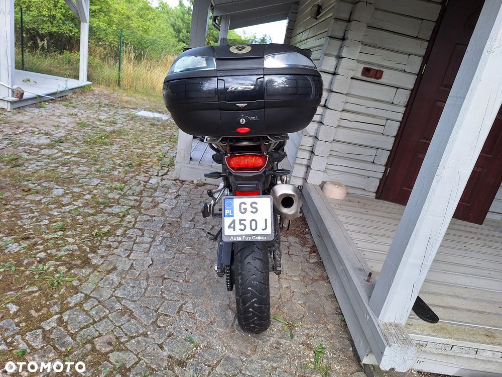 BMW F - 4