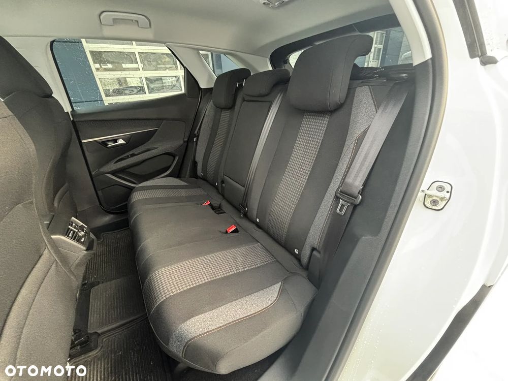 Peugeot 3008 1.2 PureTech GPF Active S&S EAT8 - 13