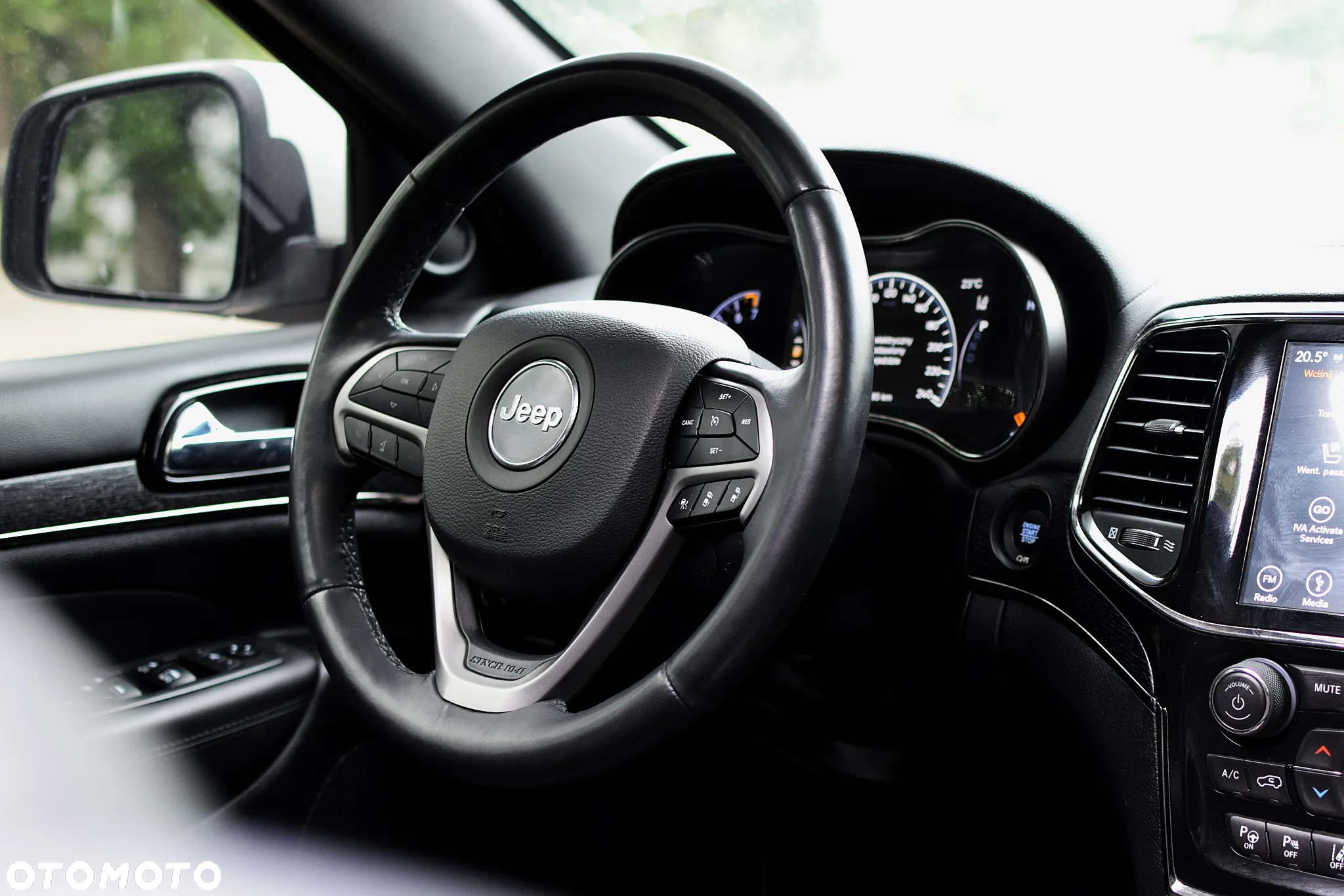 Jeep Grand Cherokee - 17