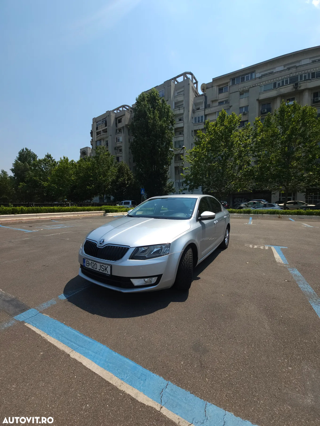 Skoda Octavia 1.6 TDI DSG Style - 2