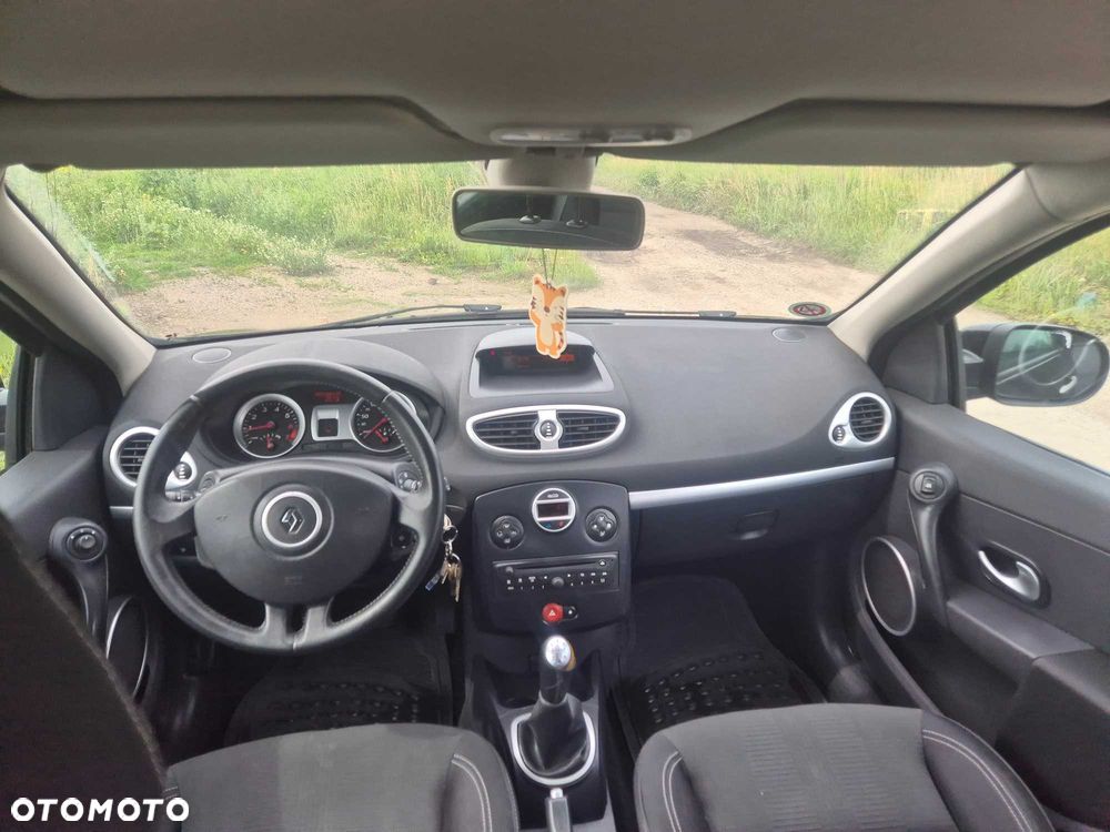 Renault Clio - 7