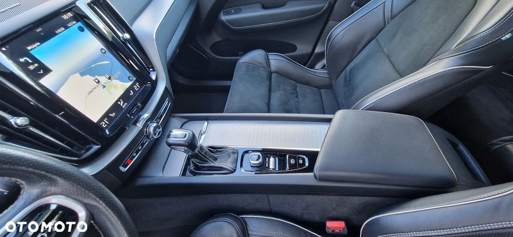Volvo XC 60 D4 R-Design - 21