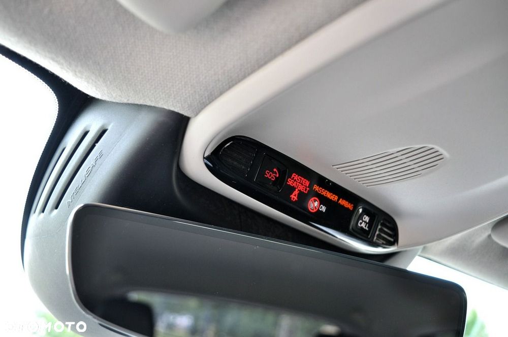 Volvo XC 40 T4 Plug-In Hybrid Plus Dark - 27