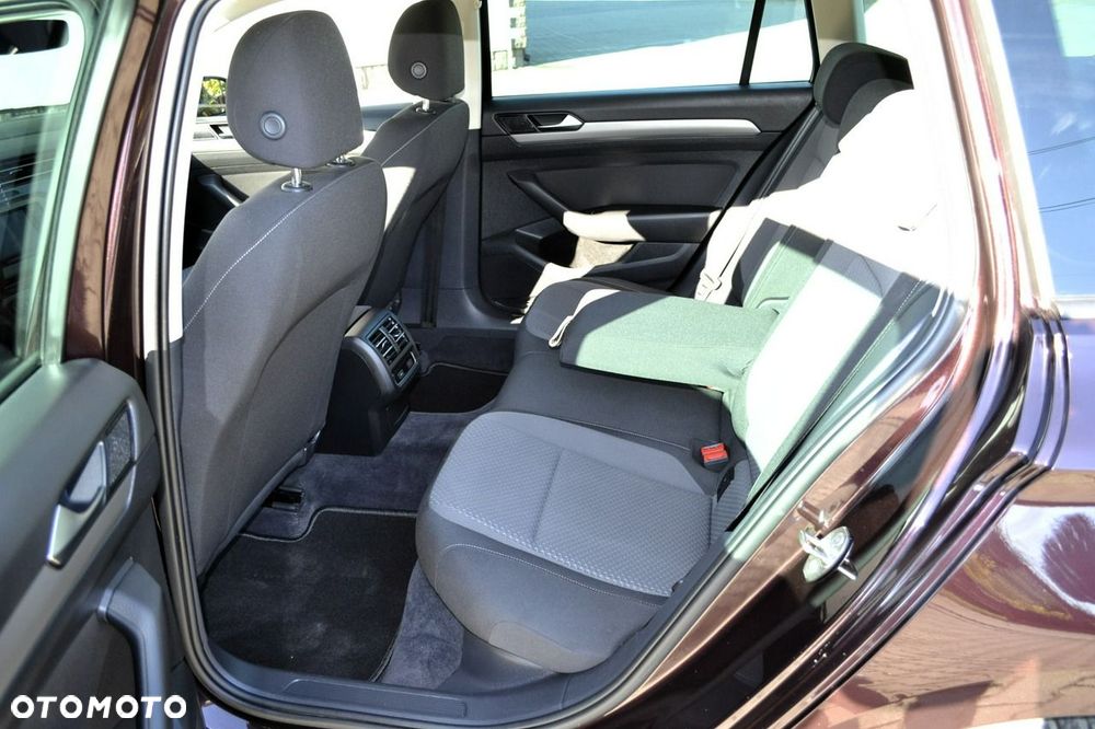 Volkswagen Passat - 35