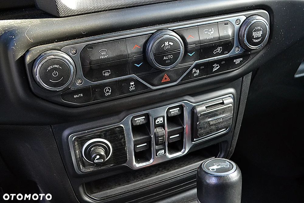 Jeep Wrangler Unlimited GME 2.0 Turbo Sahara - 22
