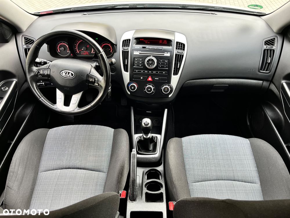Kia Ceed 1.4 CVVT Attract - 22