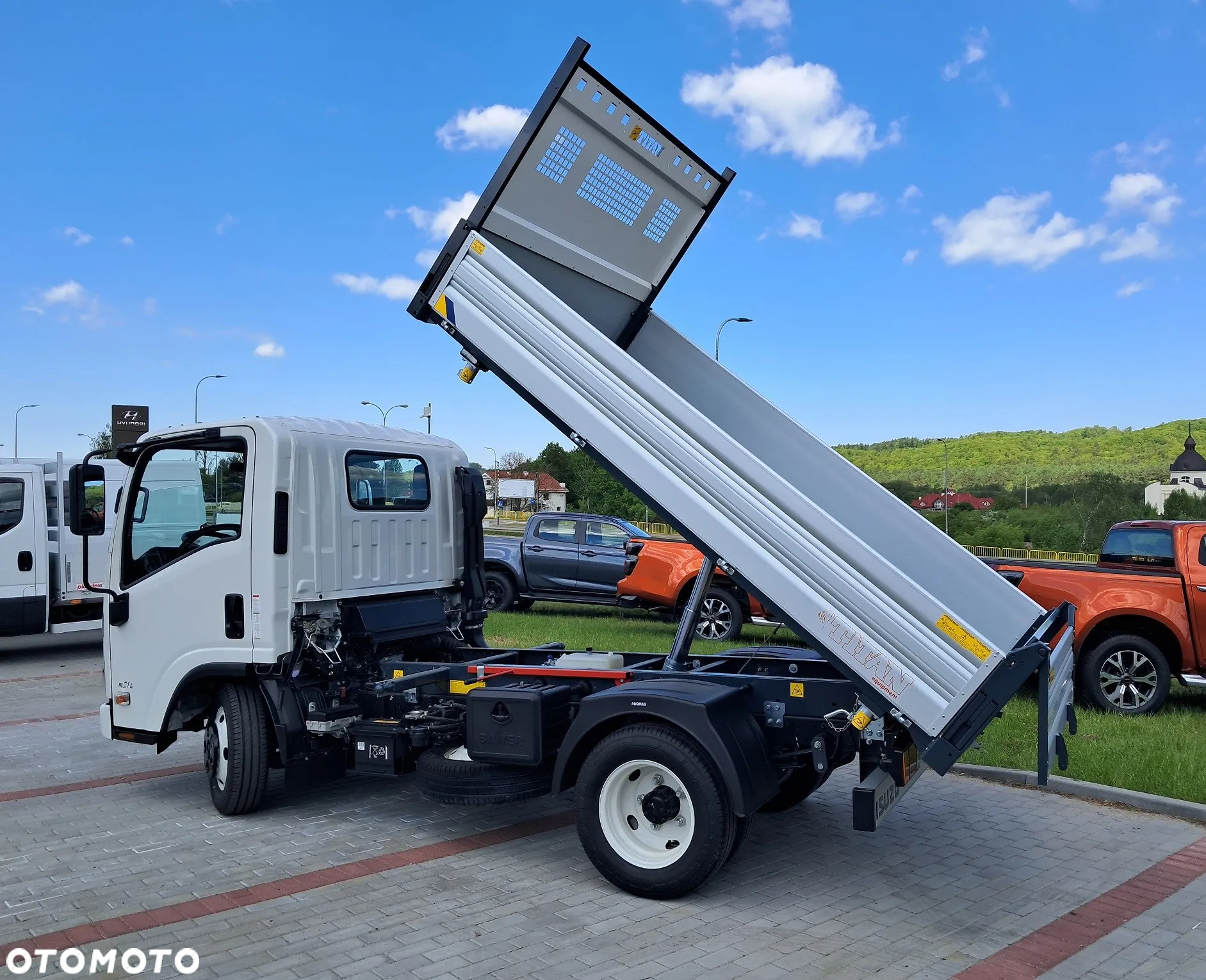 Isuzu M27 - 3