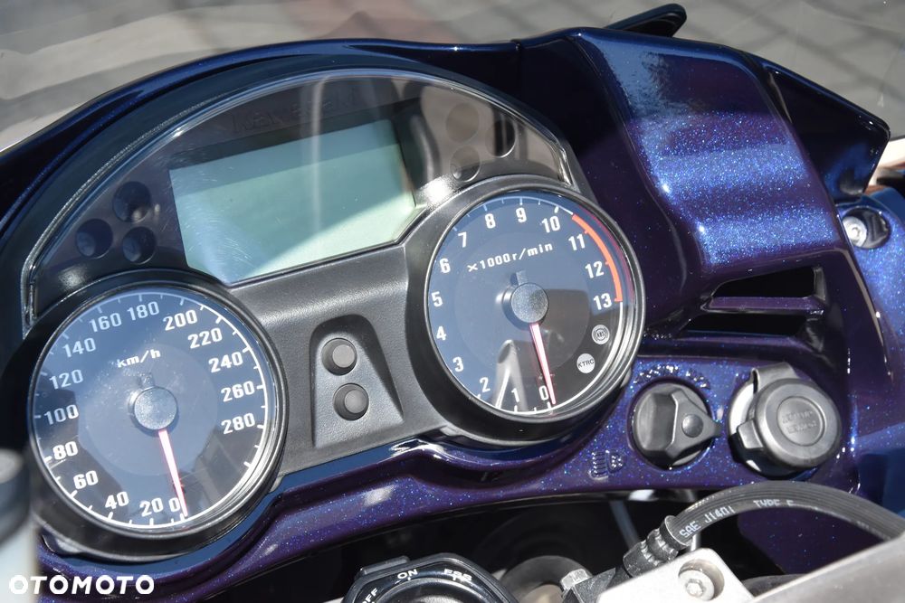 Kawasaki GTR - 9