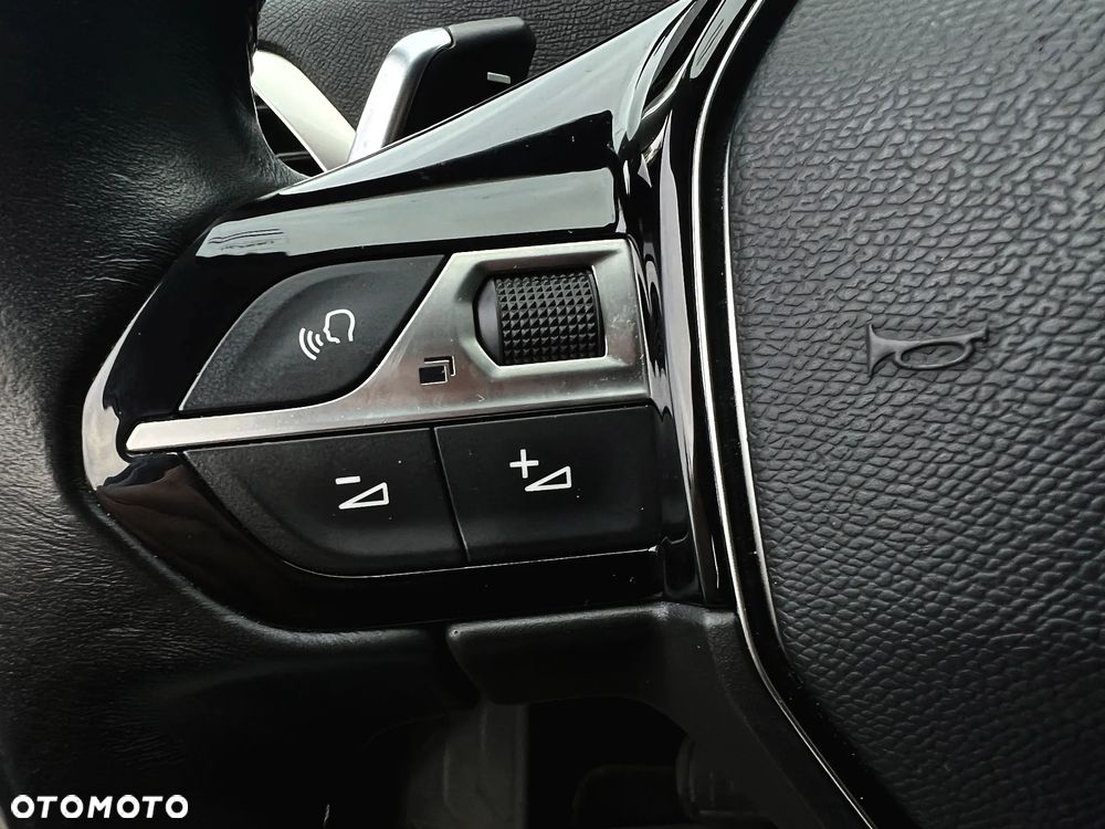 Peugeot 5008 1.6 PureTech Allure S&S EAT8 - 25