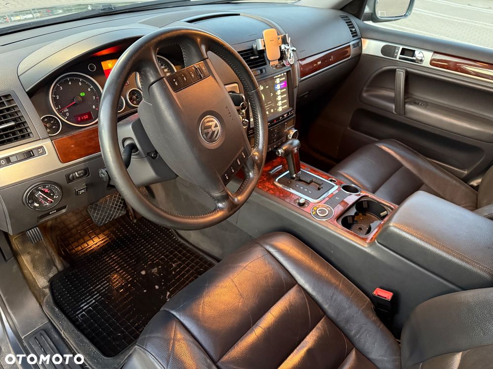 Volkswagen Touareg - 11