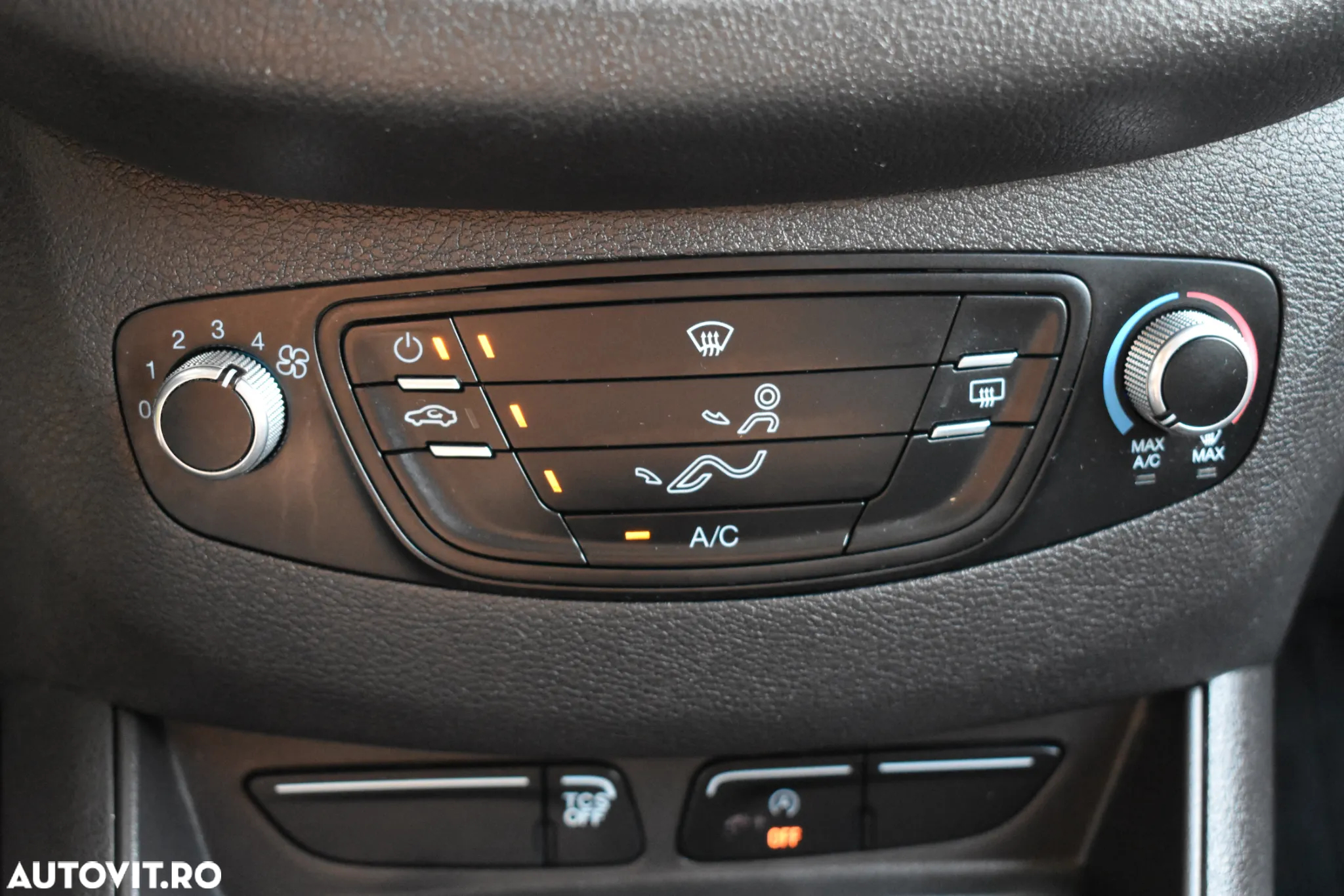Ford Tranzit Courier - 9