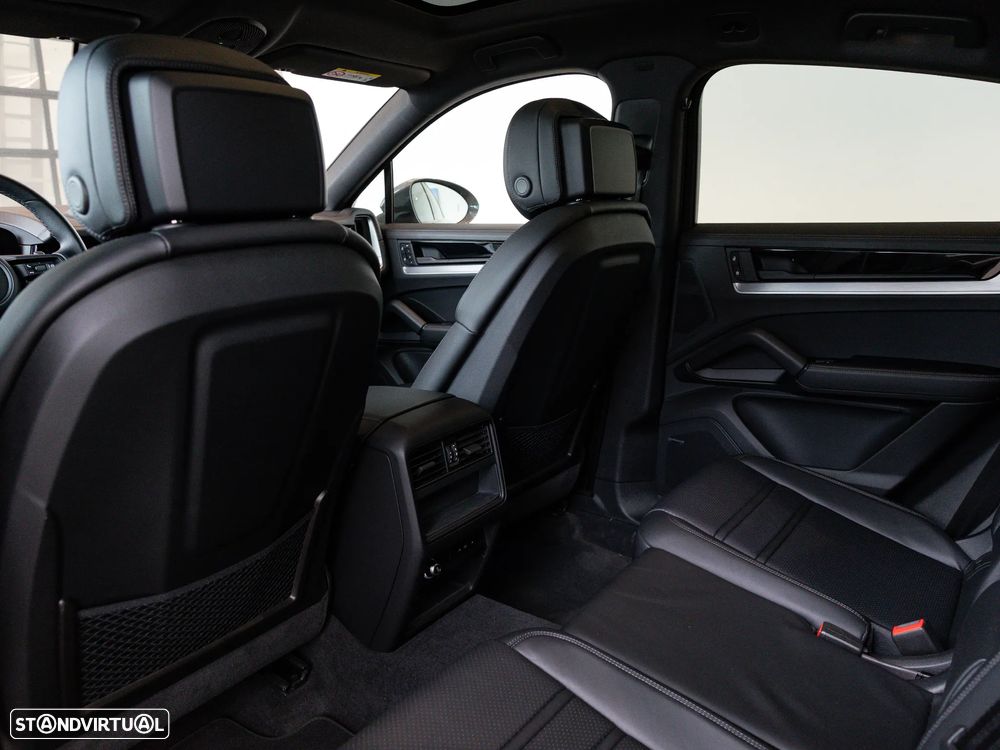 Porsche Cayenne Coupé E-Hybrid - 38