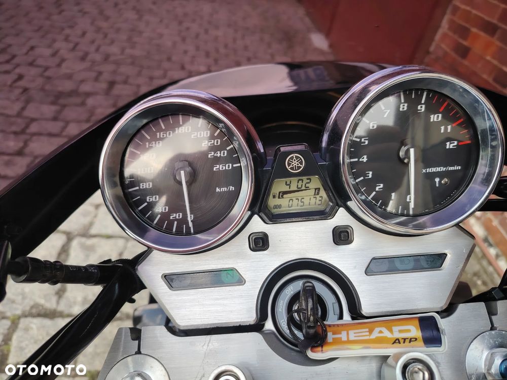 Yamaha XJR - 4