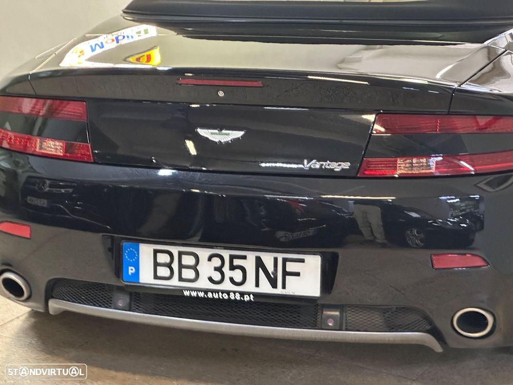 Aston Martin Vantage Roadster - 10