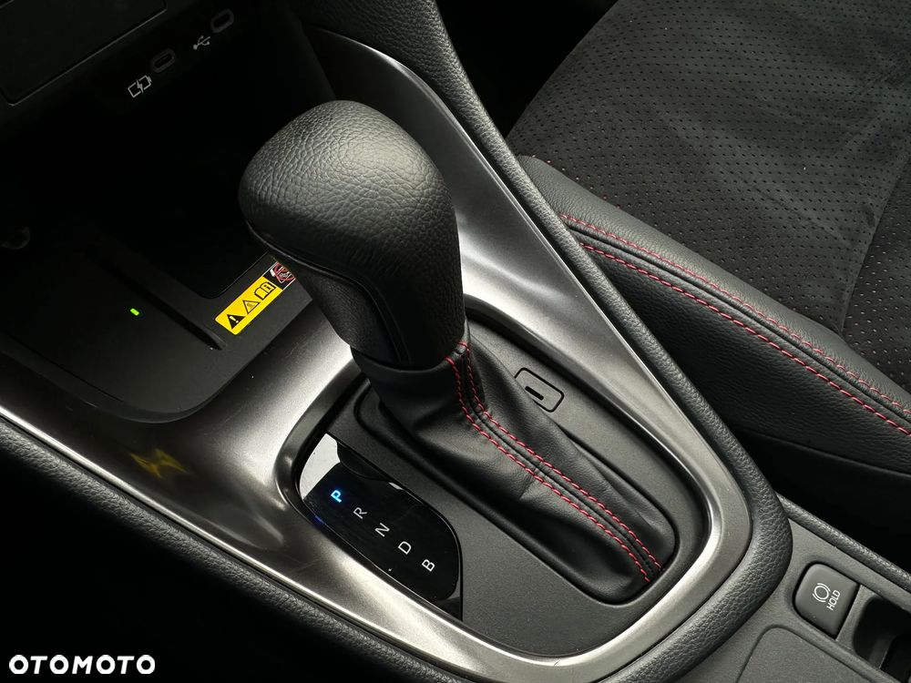 Toyota Yaris Hybrid 1.5 GR Sport - 35