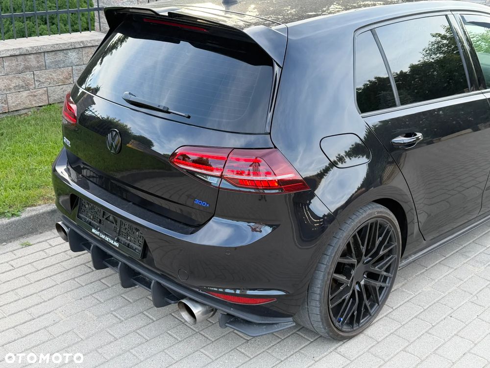 Volkswagen Golf - 25
