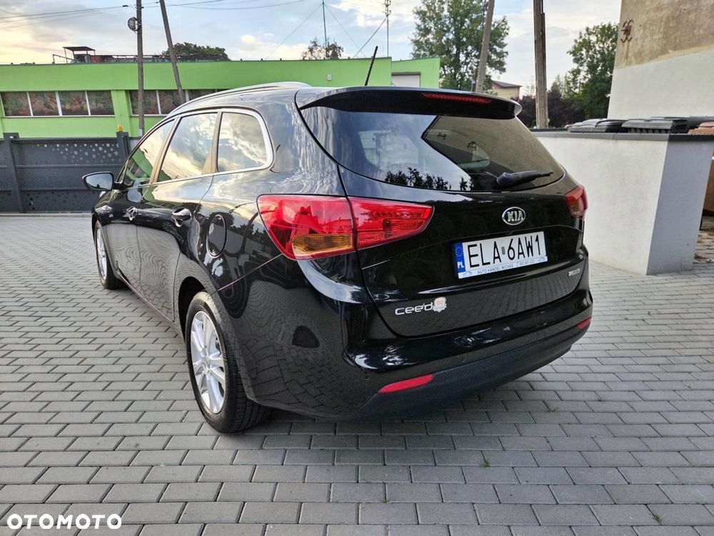 Kia Ceed 1.6 GDI Dream Team Edition - 6
