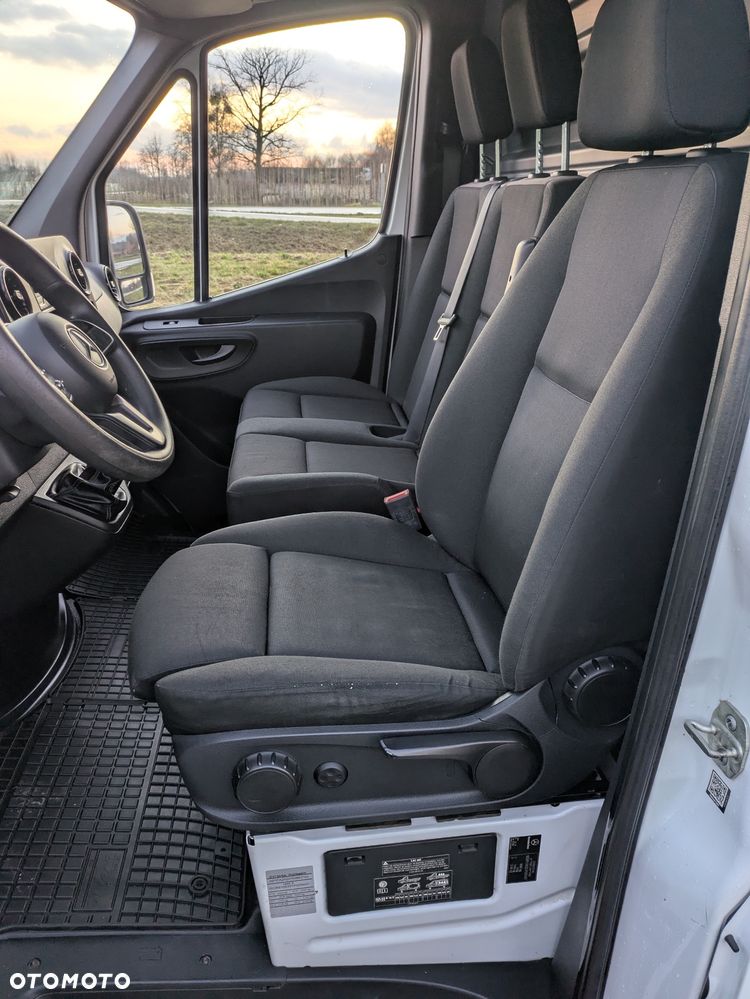 Mercedes-Benz Sprinter - 15
