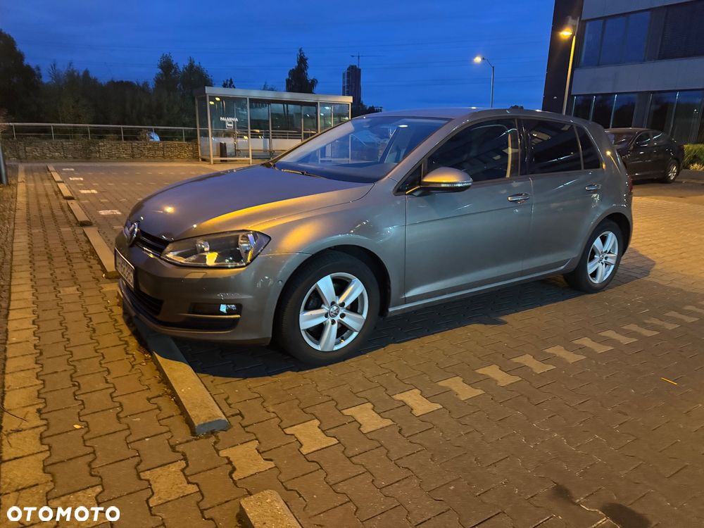 Volkswagen Golf - 1