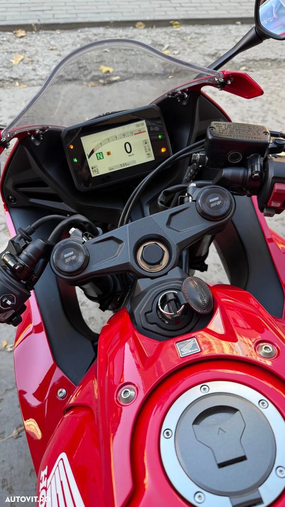 Honda CBR 650R - 4