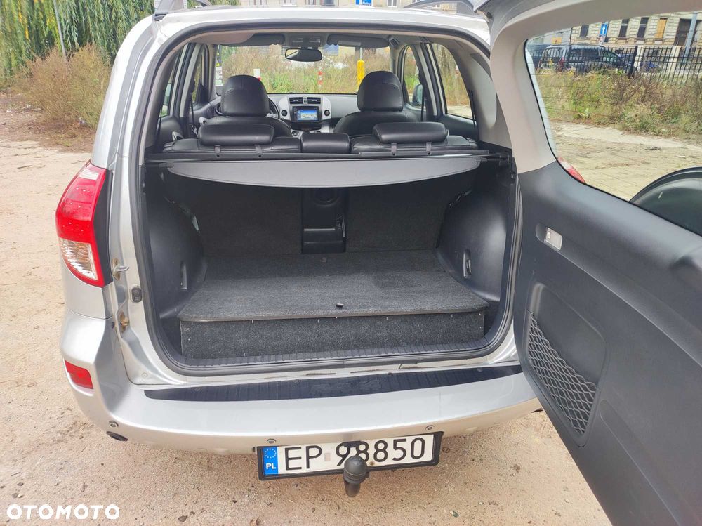 Toyota RAV4 - 8