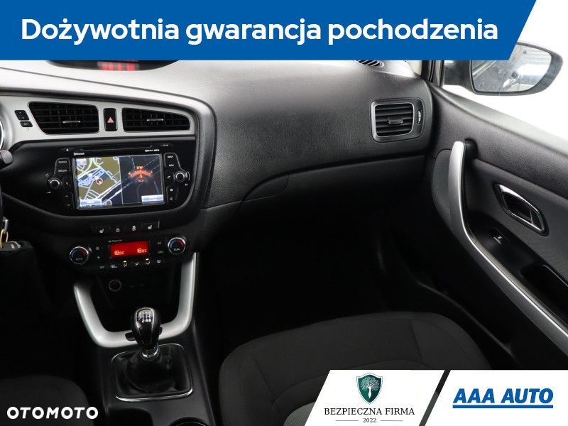 Kia Ceed - 10