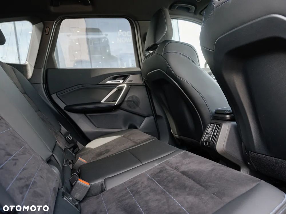 BMW X1 sDrive20i mHEV - 14