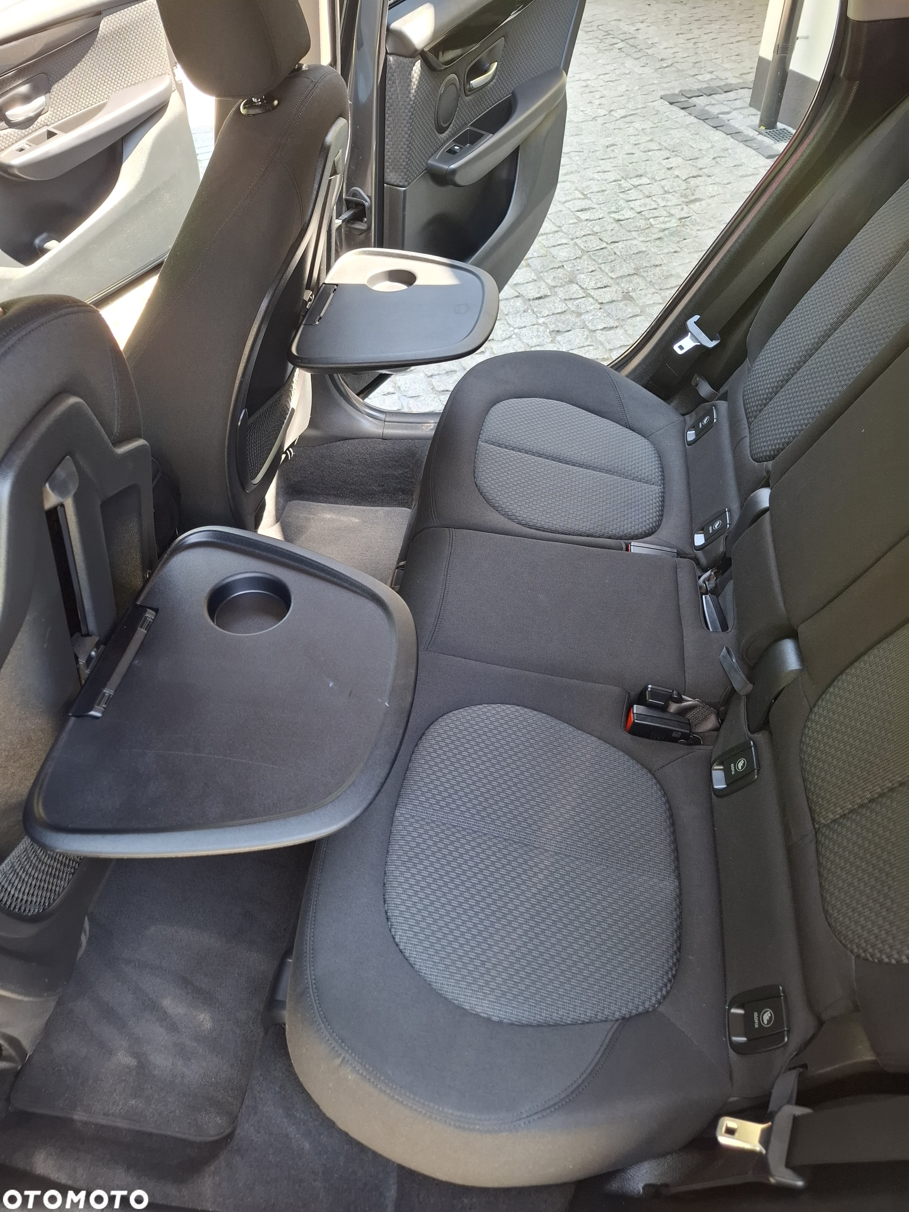 BMW Seria 2 218d - 14