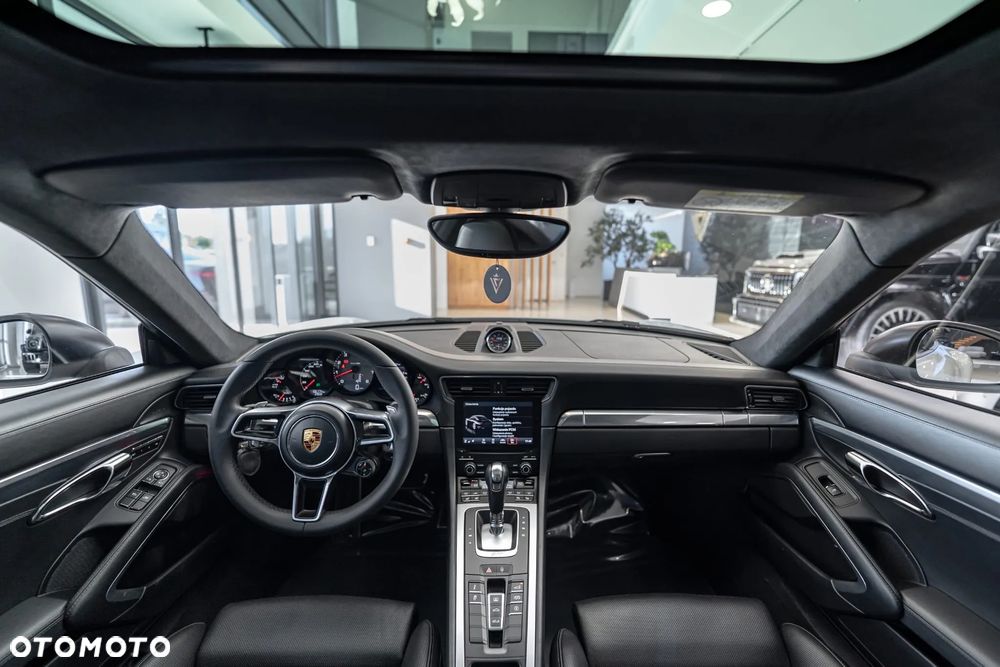 Porsche 911 Carrera S PDK - 35