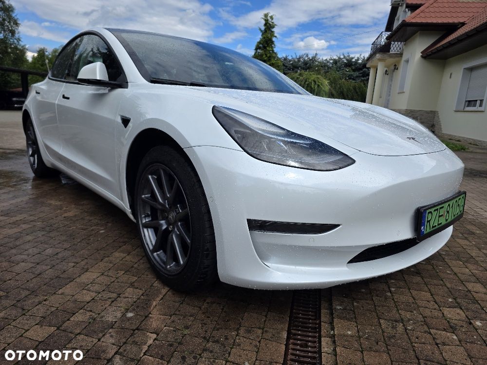Tesla Model 3 - 6
